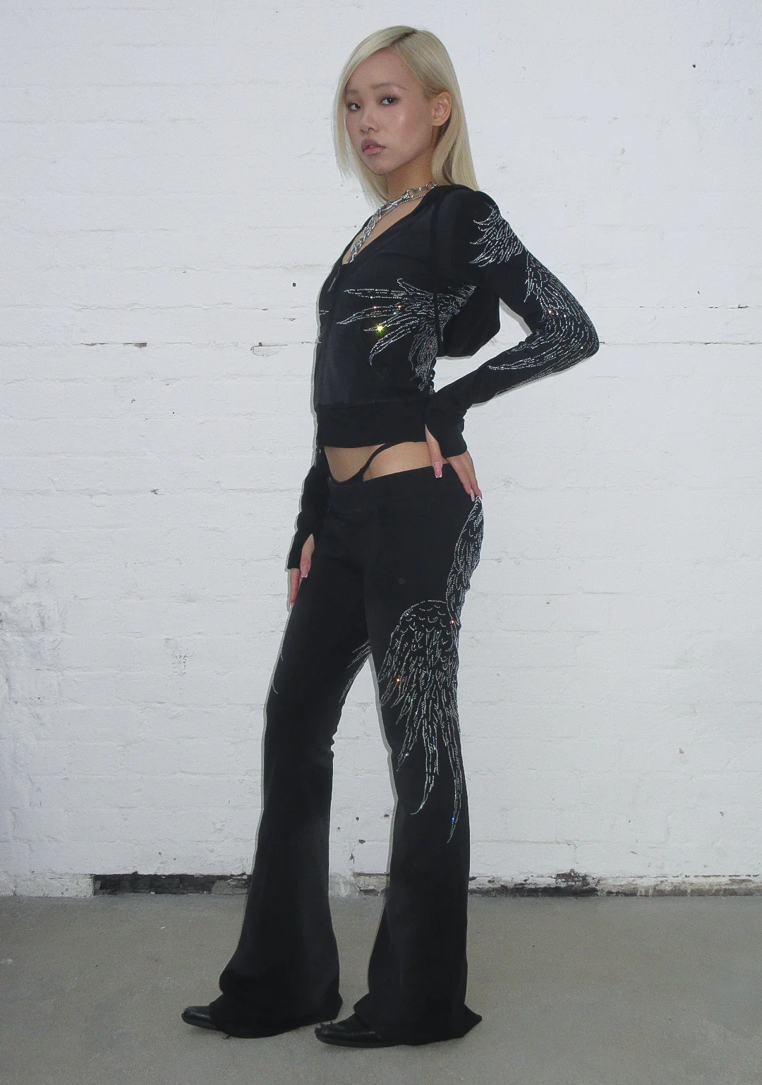 FALLEN RHINESTONE SCULPT STRETCH HOODIE WASHED BLACK - Image 4