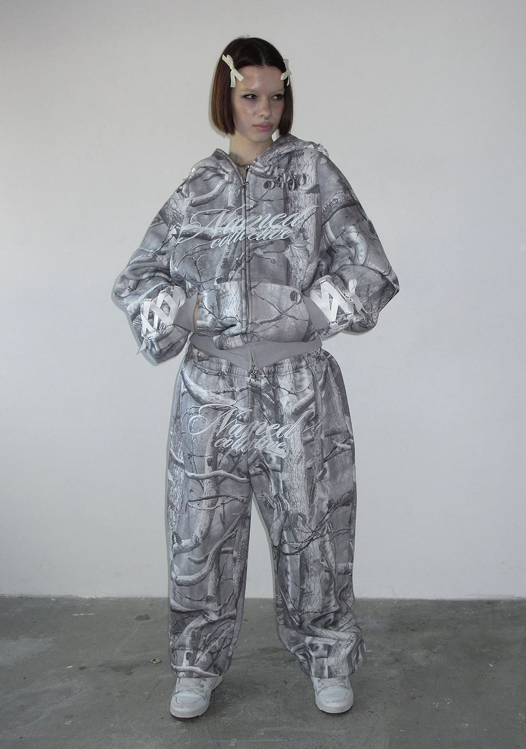 FORBIDDEN SWEATPANTS SNOW - Image 2